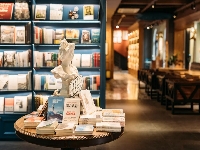 http://m.cptoday.cn/借美食“出圈”，这家书店如何用餐饮经营赋能卖书？