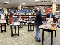 http://m.cptoday.cn/再开30家！实体书店今年会迎来高速发展吗？